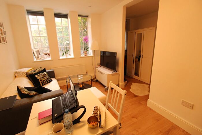 1 Bedroom Flat To Rent In Kilburn, NW6