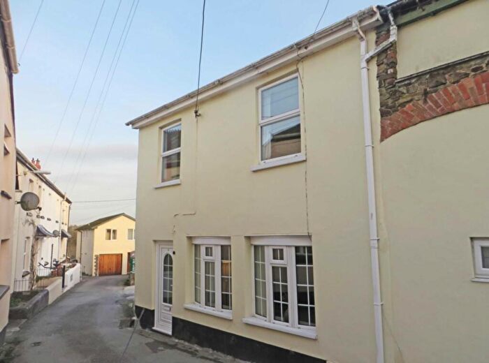 2 Bedroom End Of Terrace House To Rent In Holsworthy, Devon, EX22