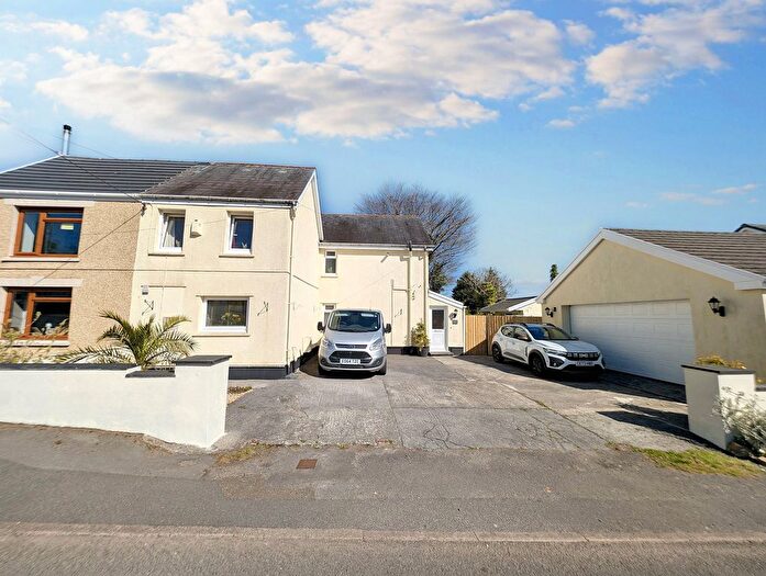 3 Bedroom Semi-detached House For Sale In Heol Y Meinciau, Pontyates, Llanelli, SA15