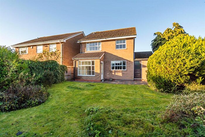 4 Bedroom Detached House For Sale In Farnborough Drive, Shirley, Solihull, B90