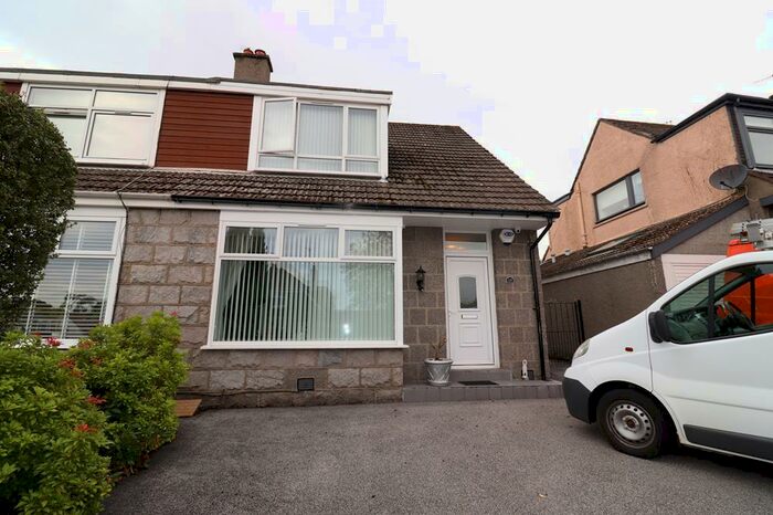 3 Bedroom Semi-Detached House To Rent In Craigiebuckler Place, Aberdeen, AB15