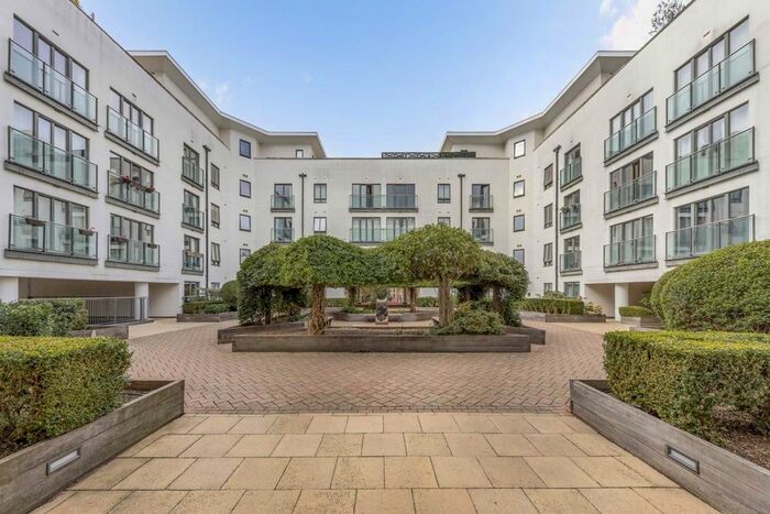 2 Bedroom Flat To Rent In Holford Way, London, SW15