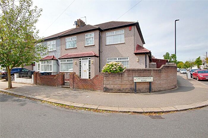 4 Bedroom End Of Terrace House For Sale In Carterhatch Road, Enfield, EN3