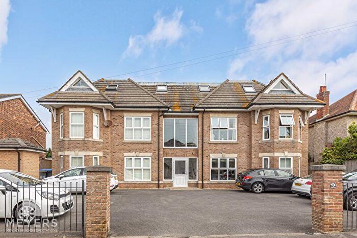 2 Bedroom Flat For Sale In Twynham Road, Southbourne, BH6