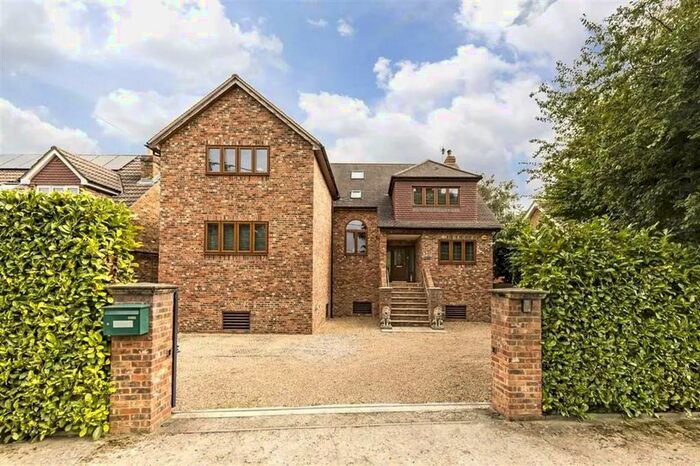 7 Bedroom Detached House To Rent In Friary Island, Wraysbury, Staines TW19