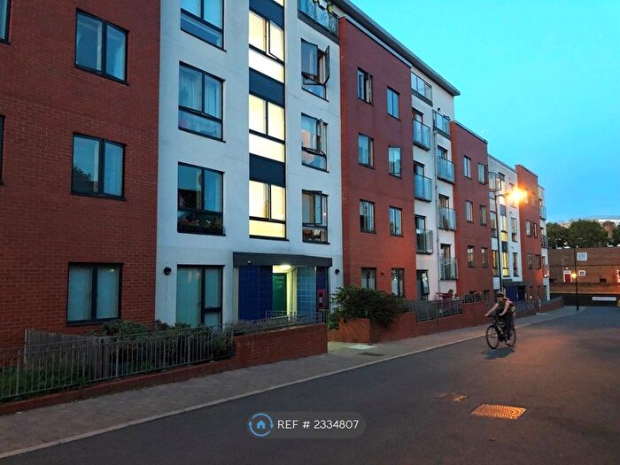 2 Bedroom Flat To Rent In Novello Court, London, N1