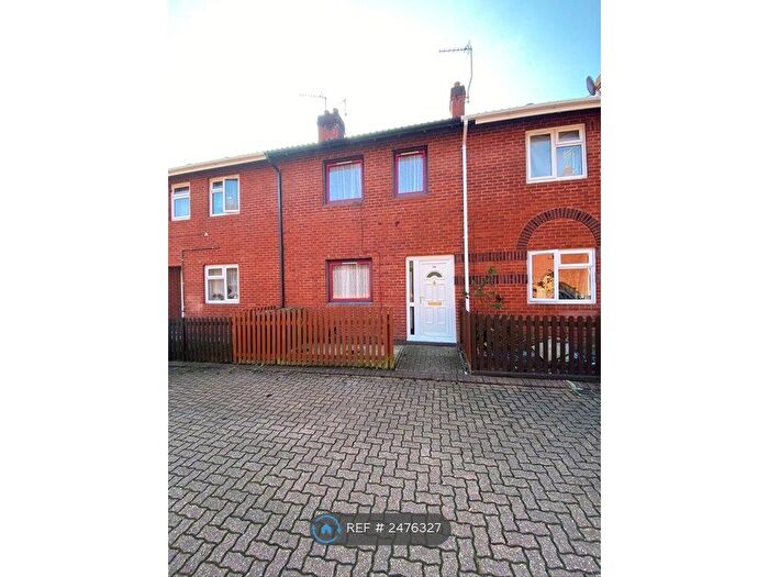 3 Bedroom Terraced House To Rent In Kestor Drive, Exeter, EX4