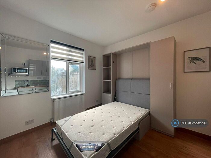 Studio To Rent In Grafton Road, London, NW5