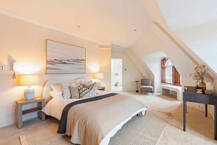 3 Bedroom Penthouse For Sale In Gillespie House, Holloway Drive, Virginia Water, GU25
