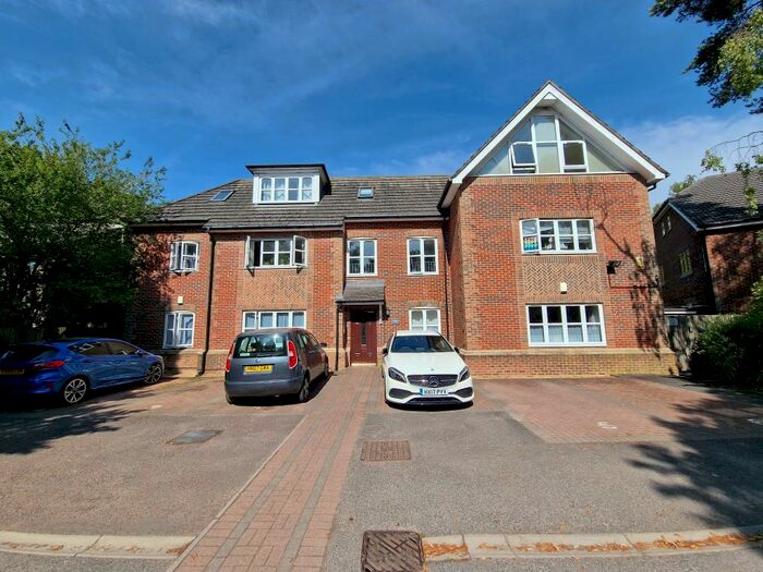 2 Bedroom Ground Flat To Rent In Bassett Avenue, Southampton, SO16