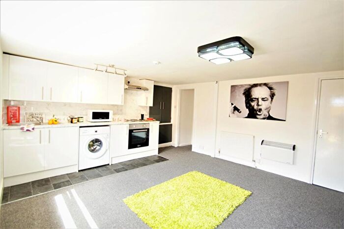 1 Bedroom Flat To Rent In Austhorpe Road, Leeds, LS15