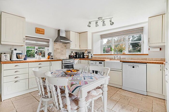 4 Bedroom Detached House For Sale In Bampton Road, Clanfield, Bampton, West Oxfordshire, OX18