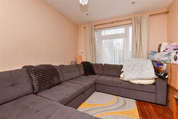 3 Bedroom Semi-detached House For Sale In Angel Hill Drive, Sutton, Surrey, SM1