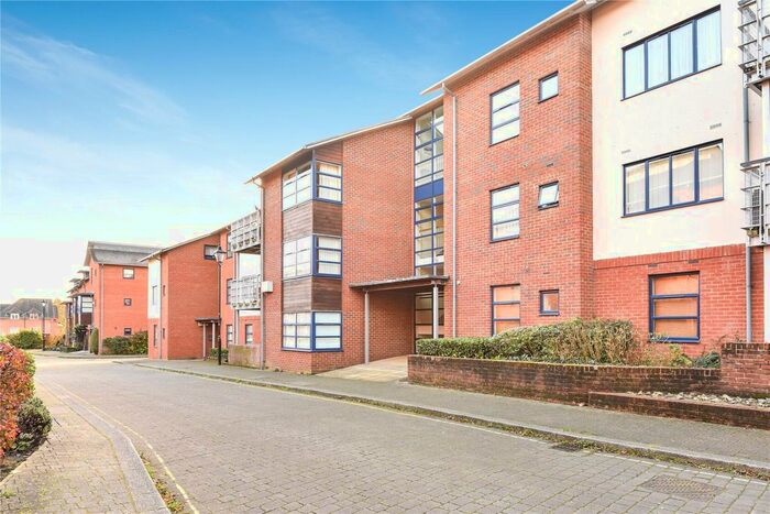 2 Bedroom Flat To Rent In Silchester Place, Winchester, Hampshire, SO23