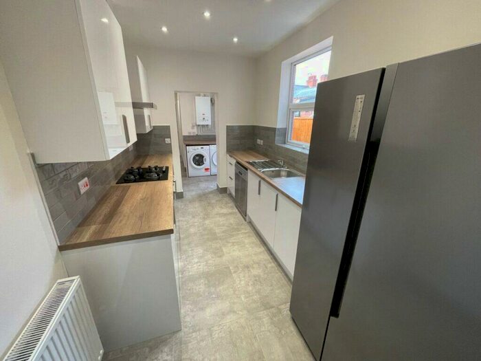 4 Bedroom Terraced House To Rent In Lytton Road, Leicester, LE2