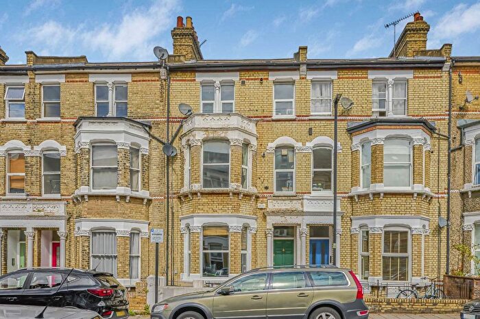 2 Bedroom Flat For Sale In Sandmere Road, Clapham, SW4