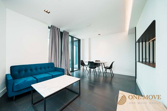 2 Bedroom Flat To Rent In Marsh Wall, Amory Tower, E14