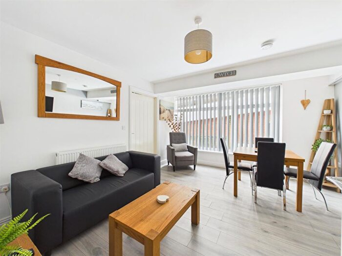 1 Bedroom Flat To Rent In Old School Road, Porthcawl, CF36