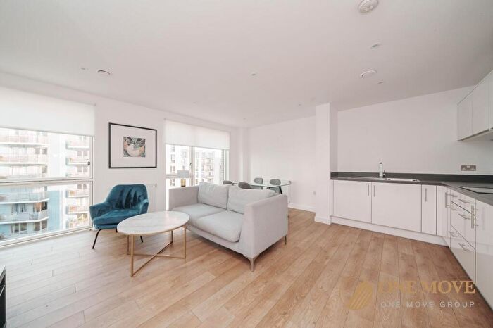 2 Bedroom Flat To Rent In Cooks Road, London, E15