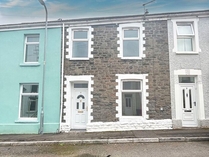 3 Bedroom Terraced House For Sale In Helens Road, Briton Ferry, Neath, SA11