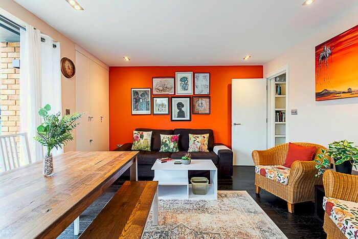 2 Bedroom Flat To Rent In New North Road, London, N1