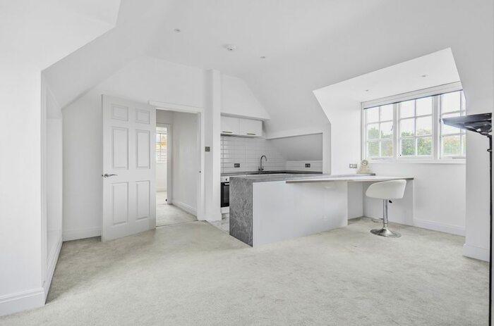 1 Bedroom Flat To Rent In Vale Road, Bickley, Bromley, BR1