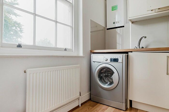 1 Bedroom Apartment To Rent In Mornington Crescent, London, NW1