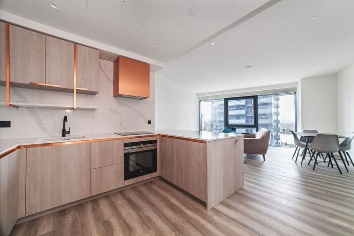 2 Bedroom Flat To Rent In Marsh Wall, Canary Wharf, London, E14