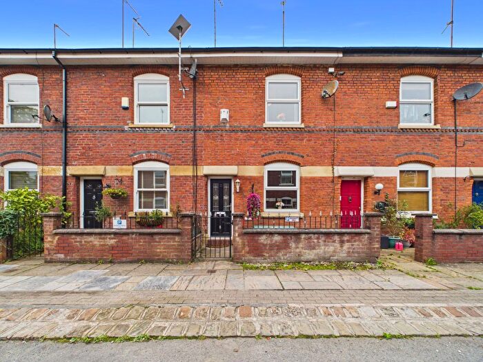 3 Bedroom Terraced House For Sale In Dingle Terrace, Ashton-Under-Lyne, Greater Manchester, OL6