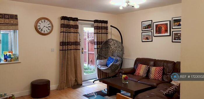 3 Bedroom Terraced House To Rent In New Mossford Way, Barkingside, Ilford, IG6