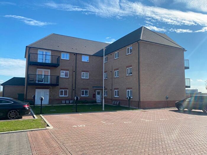 2 Bedroom Block Of Apartments To Rent In Swan Grove, Basildon, Essex, SS16