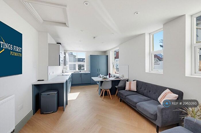 11 Bedroom End Of Terrace House To Rent In Queen Anne Terrace, Plymouth, PL4