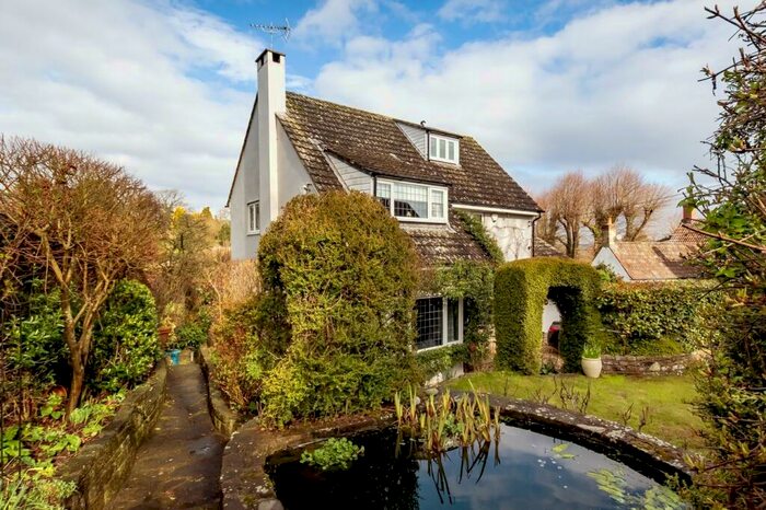 4 Bedroom Detached House For Sale In Station Road, Wickwar, GL12