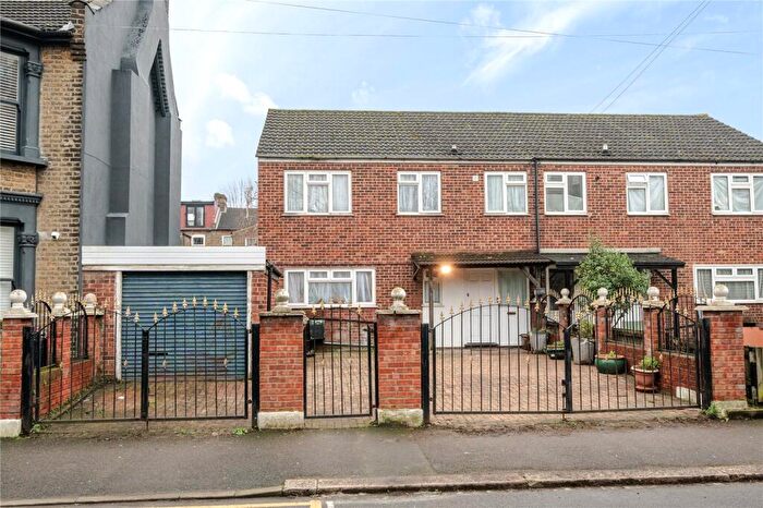4 Bedroom Semi Detached House For Sale In Lyttelton Road, London, E10
