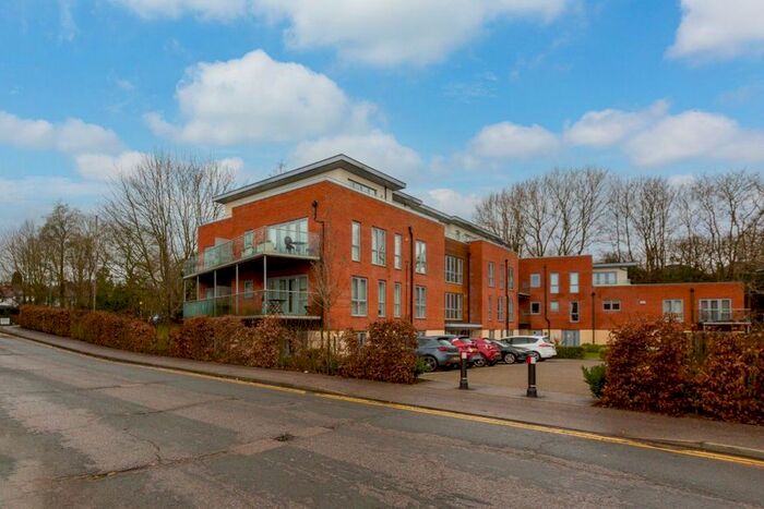 2 Bedroom Flat To Rent In Morewood Close, Sevenoaks, TN13