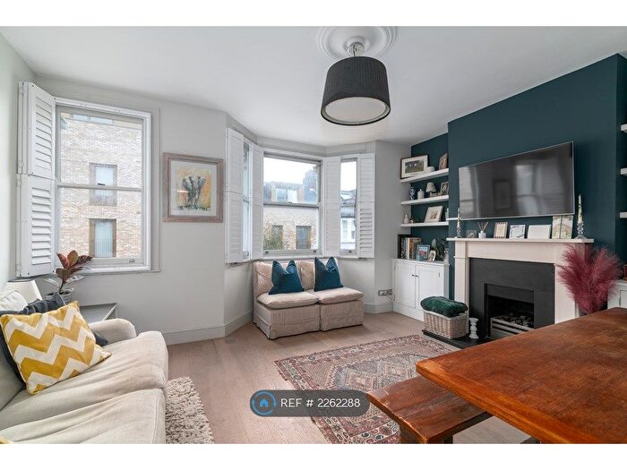 2 Bedroom Flat To Rent In Atheldene Road, London, SW18