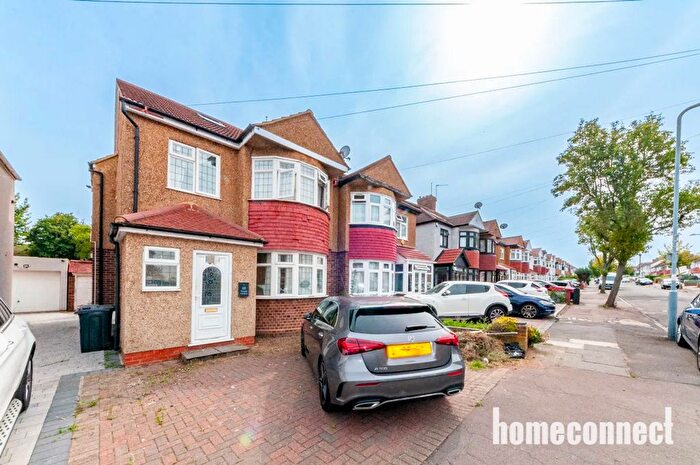 4 Bedroom Semi Detached House For Sale In Torquay Gardens, Ilford, IG4