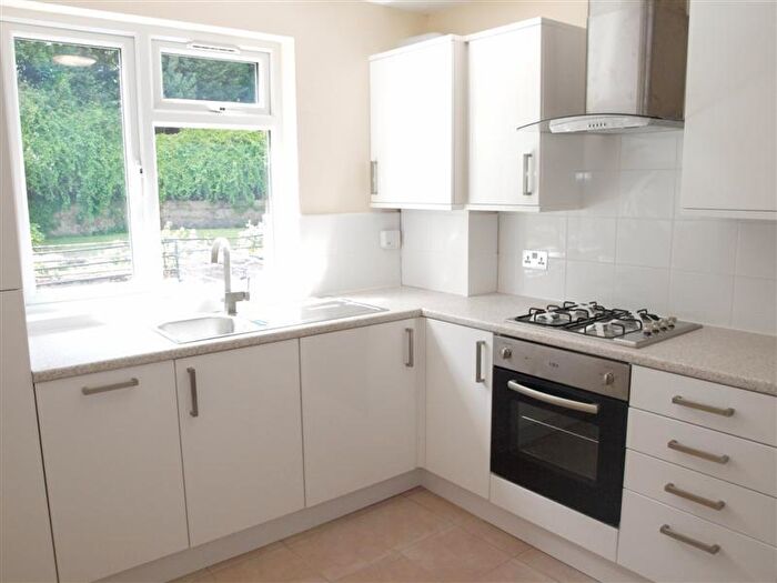 2 Bedroom Maisonette To Rent In Alexandra Park Road, Alexandra Park, London, N22