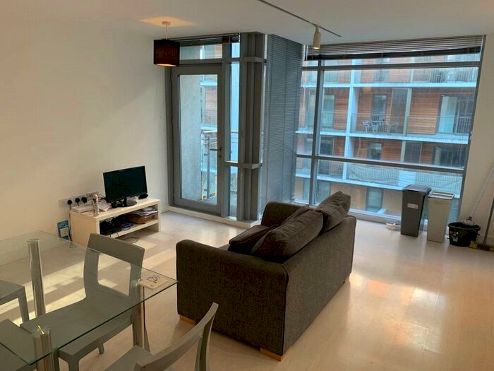 Flat To Rent In Ingram Street, Leeds, West Yorkshire, Uk, LS11