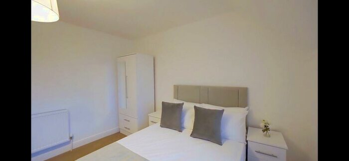 2 Bedroom Flat To Rent In Dean Park Street, Stockbridge, Edinburgh, EH4
