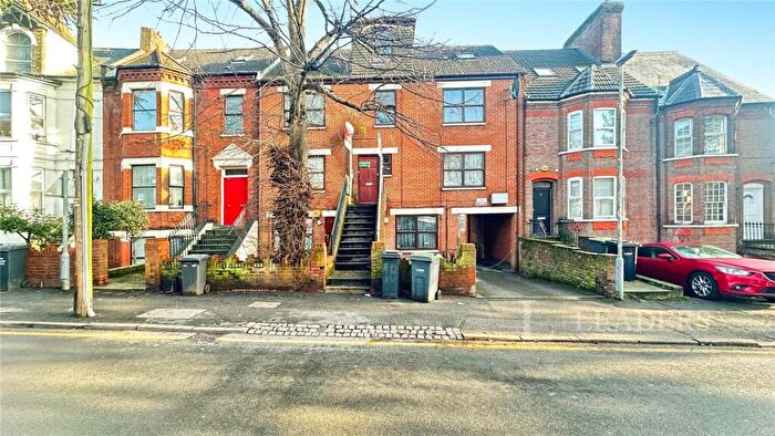 Flat To Rent In Napier Road, Luton, Bedfordshire, LU1