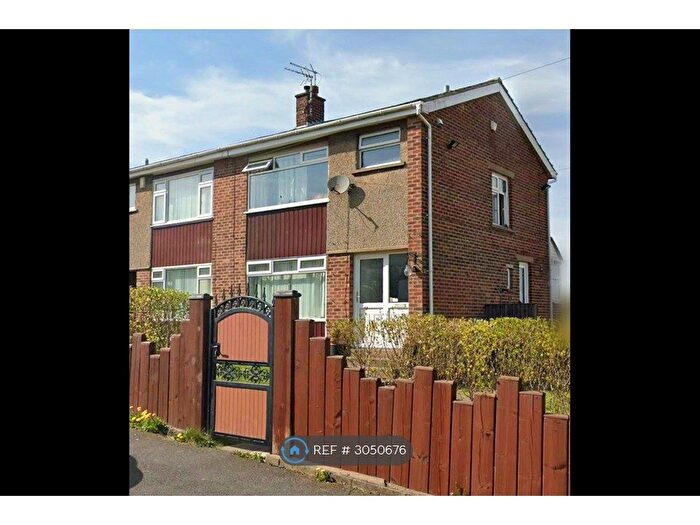3 Bedroom Semi-Detached House To Rent In Denbrook Walk, Bradford, BD4