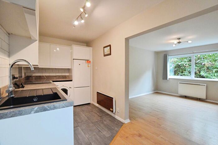 2 Bedroom Flat To Rent In Ramsbury Road, St Albans, AL1