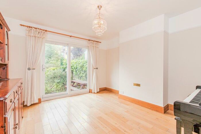 4 Bedroom Semi-Detached House To Rent In Linkside Avenue, Oxford, OX2