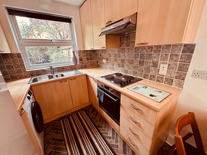 2 Bedroom Flat To Rent In Sussex Way, London, N7