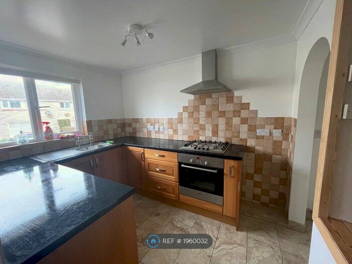 2 Bedroom Flat To Rent In Treviglas Close, Newquay, TR7