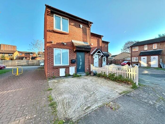 1 Bedroom Semi-Detached House For Sale In Clivesdale Drive, Hayes, UB3