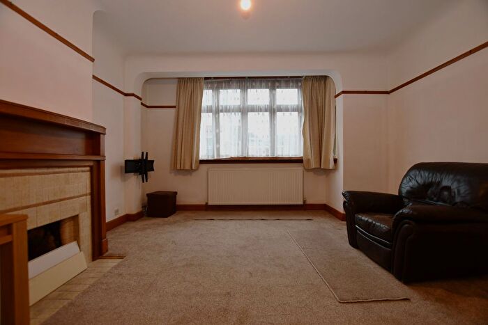 3 Bedroom End Terrace House To Rent In Semley Road, London, SW16