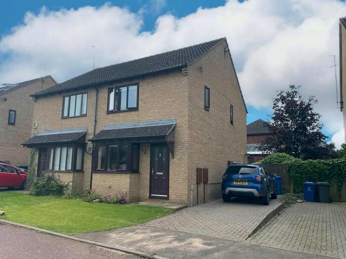 3 Bedroom Semi-Detached House For Sale In Bridle Close, Brafield On The Green, Northampton, NN7