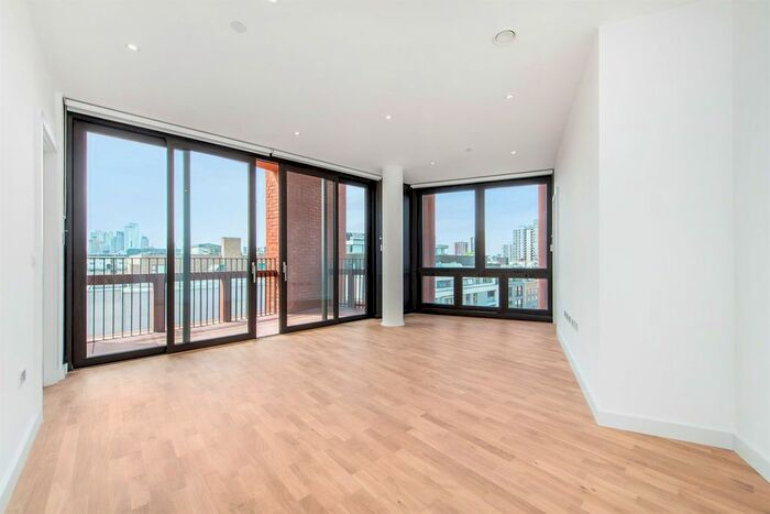 2 Bedroom Flat To Rent In Kingsland Road, London, E8